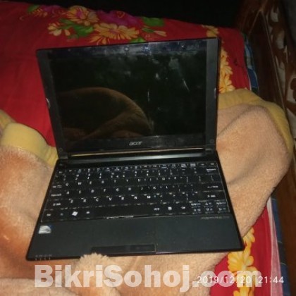 Acer aspire one